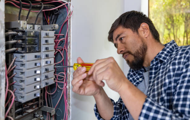 Best Affordable Emergency Electrician  in Hartford, SD